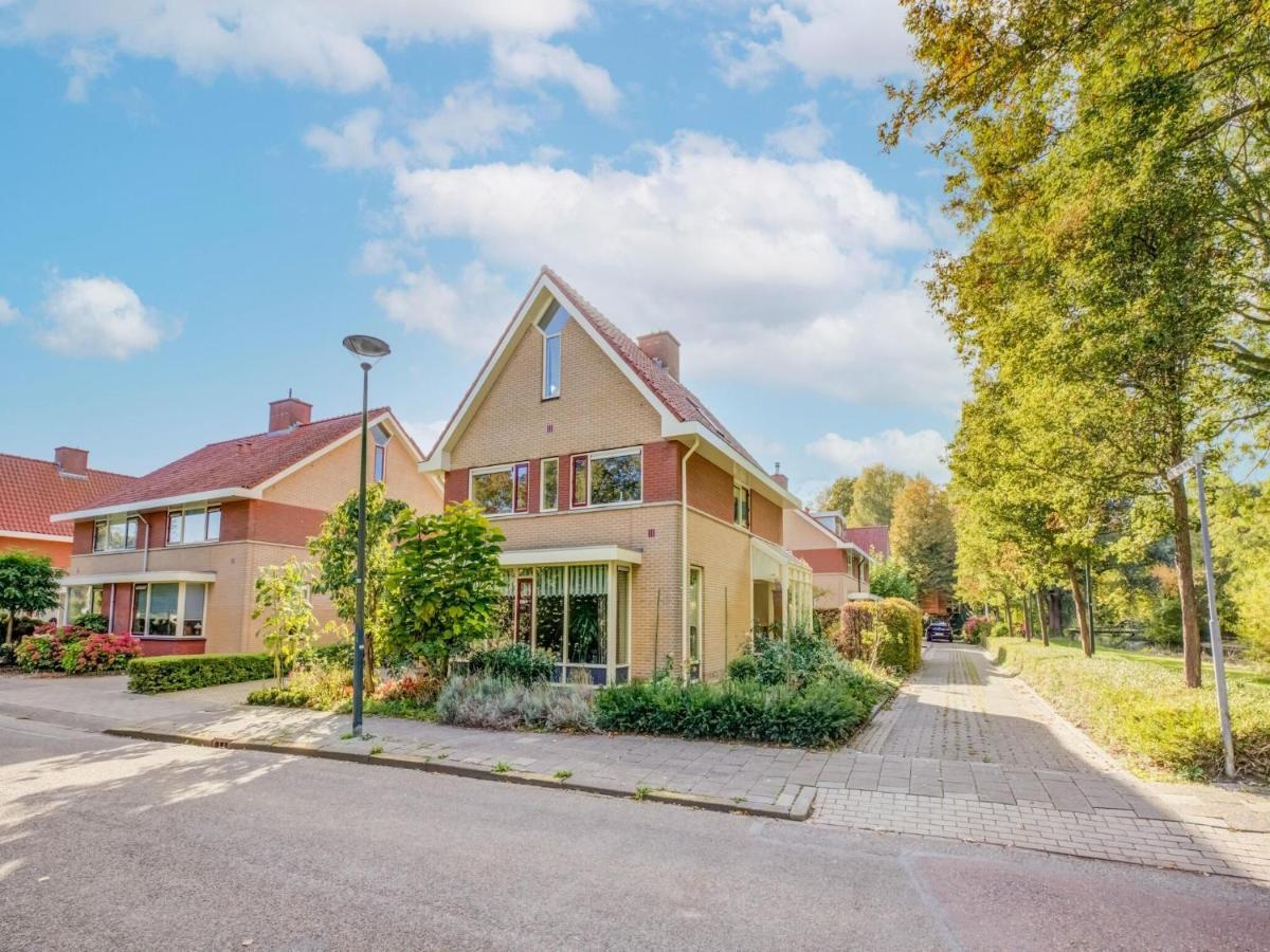 Comfy Holiday Home In Hoorn With French Balcony المظهر الخارجي الصورة