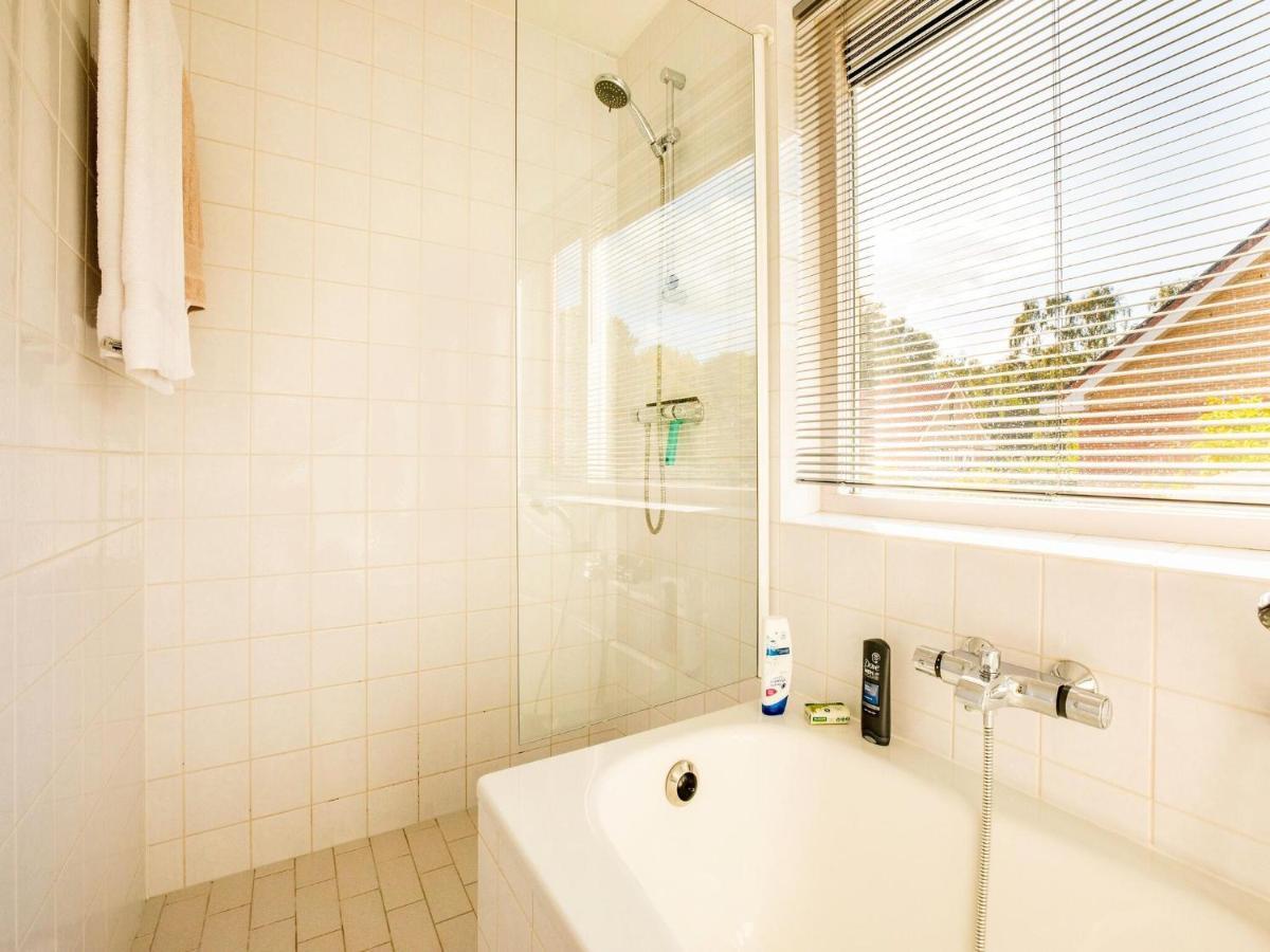 Comfy Holiday Home In Hoorn With French Balcony المظهر الخارجي الصورة